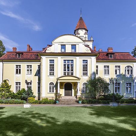 Palac Nieznanice Zabytek Goscinny Ze Spa エクステリア 写真