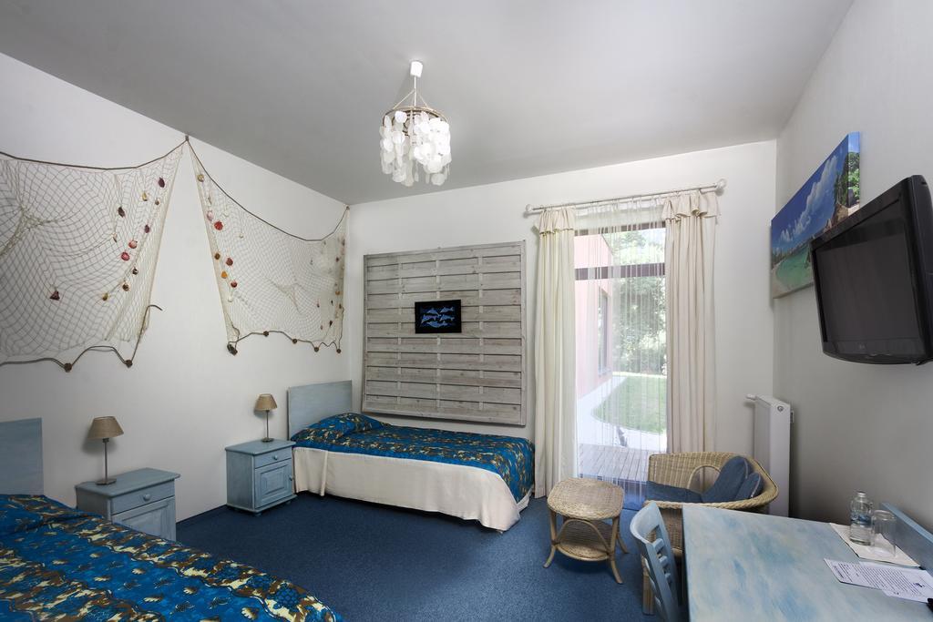 Palac Nieznanice Zabytek Goscinny Ze Spa 部屋 写真