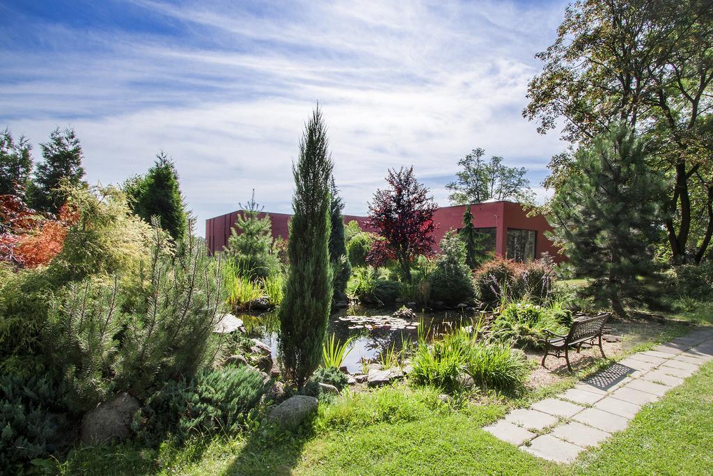Palac Nieznanice Zabytek Goscinny Ze Spa エクステリア 写真