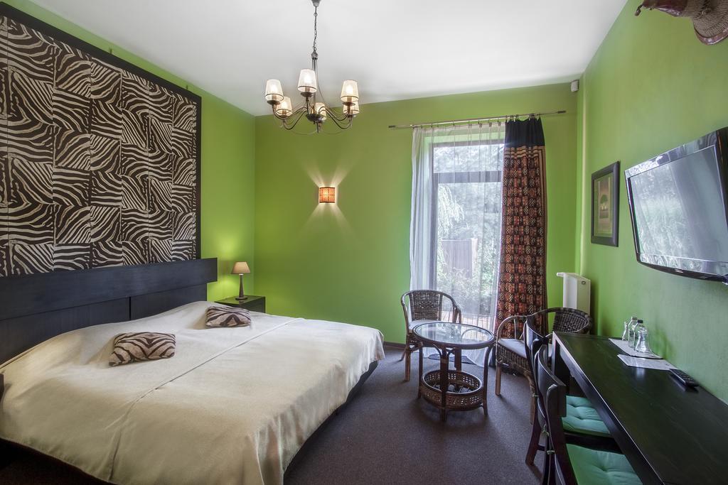 Palac Nieznanice Zabytek Goscinny Ze Spa 部屋 写真