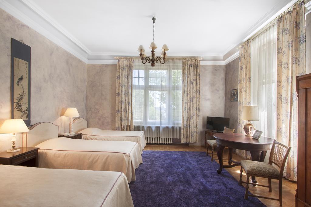Palac Nieznanice Zabytek Goscinny Ze Spa 部屋 写真