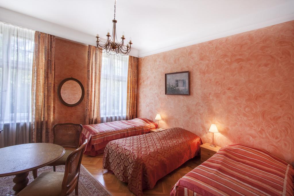 Palac Nieznanice Zabytek Goscinny Ze Spa 部屋 写真