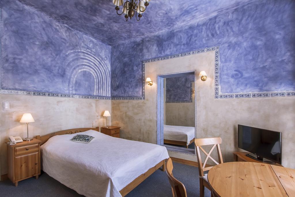 Palac Nieznanice Zabytek Goscinny Ze Spa 部屋 写真